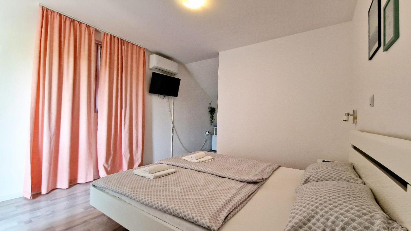 Cozy Room Peny 카를로바츠 외부 사진